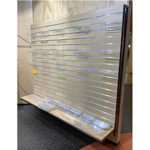 Lot 26

Display Bay - Full Slat Wall & Shelves